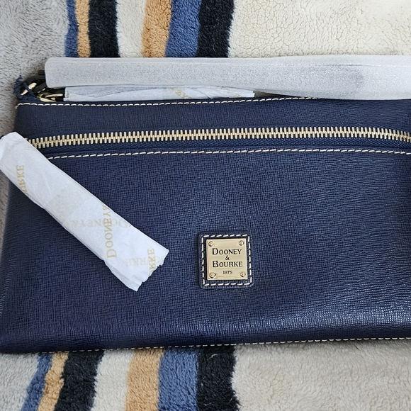 NWT Dooney & Bourke Marine Blue Saffiano Leather Wristlet/Wallet Great Gift! - Picture 4 of 15